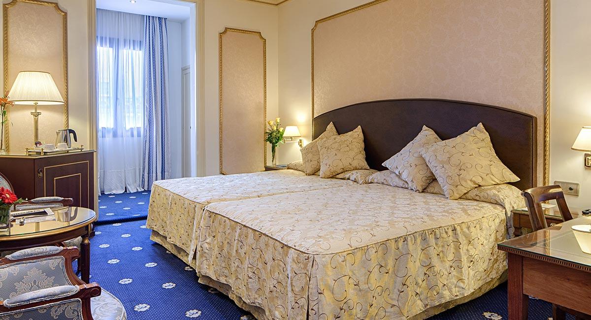 Hotel Roger De Lluria Barselona Dış mekan fotoğraf