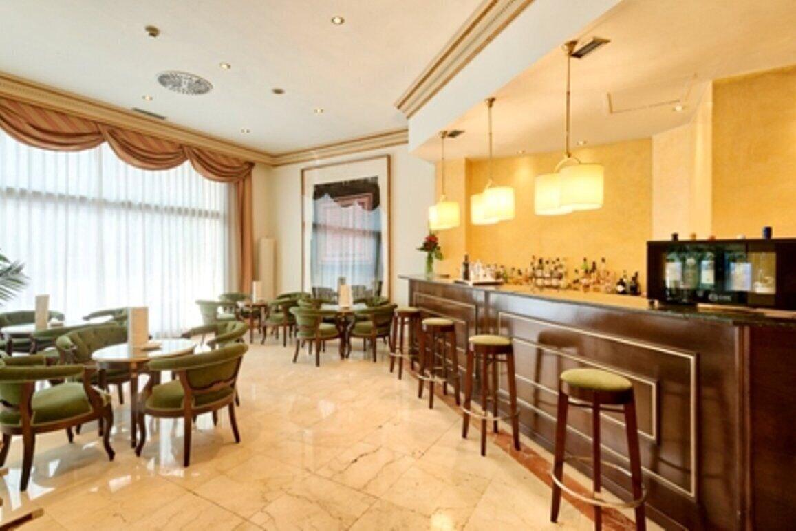 Hotel Roger De Lluria Barselona Dış mekan fotoğraf