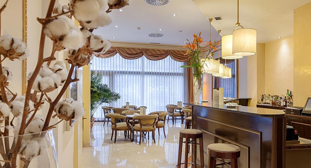 Hotel Roger De Lluria Barselona Dış mekan fotoğraf