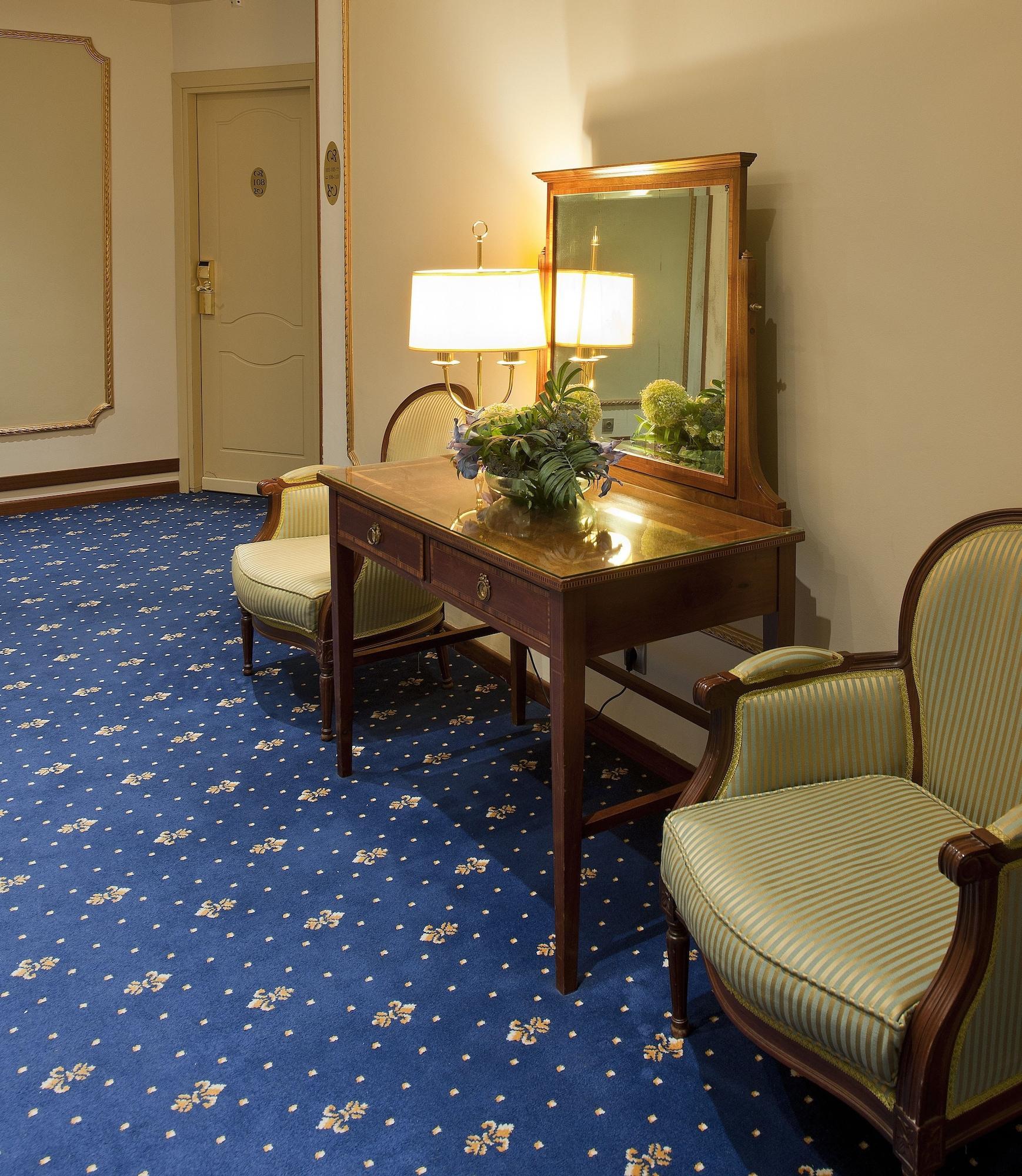 Hotel Roger De Lluria Barselona Dış mekan fotoğraf