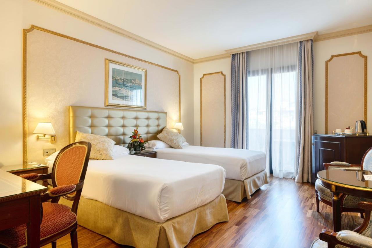 Hotel Roger De Lluria Barselona Dış mekan fotoğraf