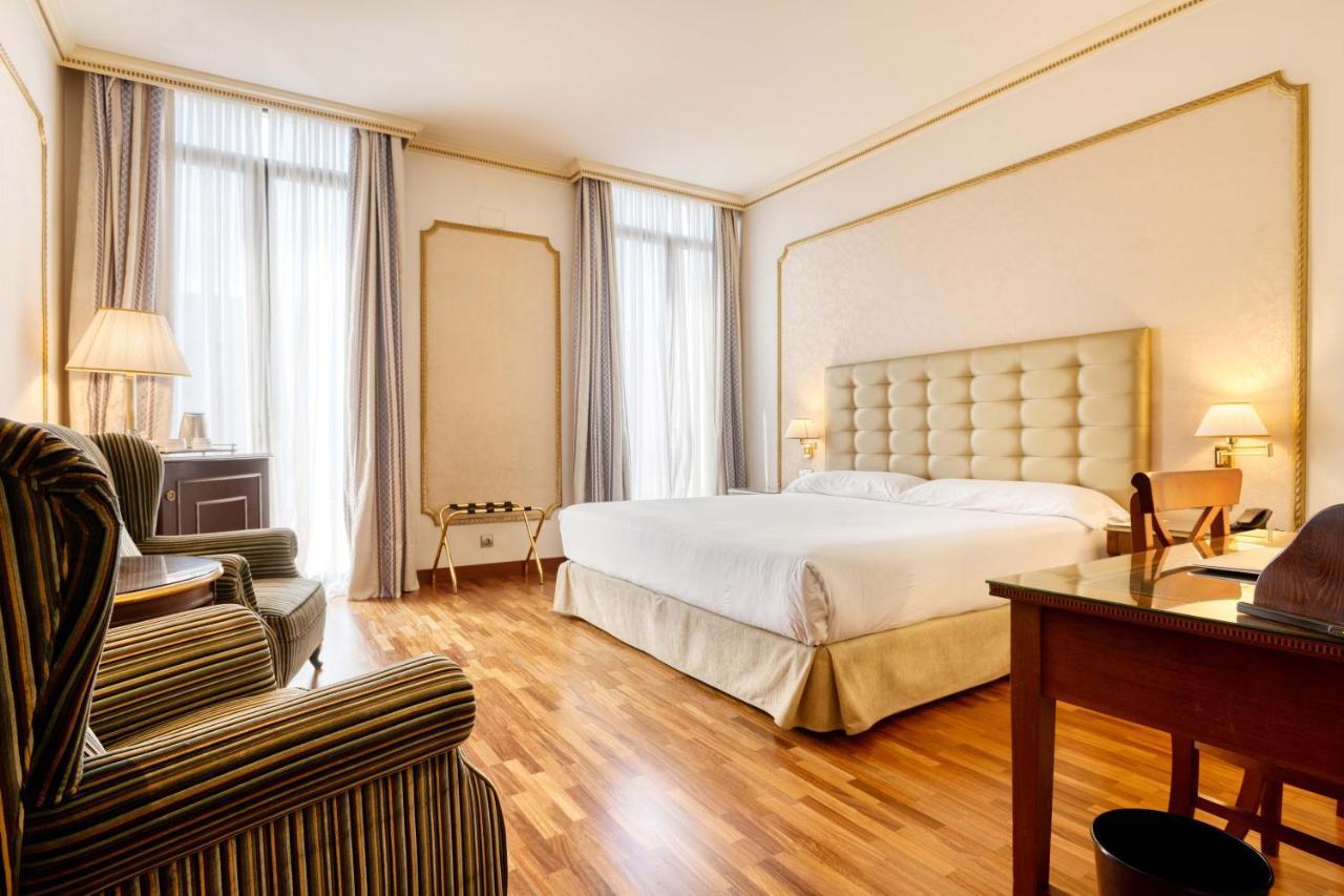 Hotel Roger De Lluria Barselona Dış mekan fotoğraf