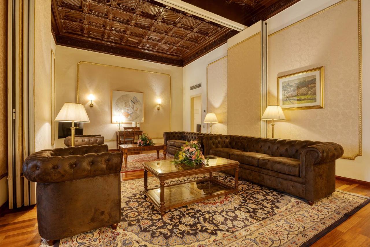 Hotel Roger De Lluria Barselona Dış mekan fotoğraf