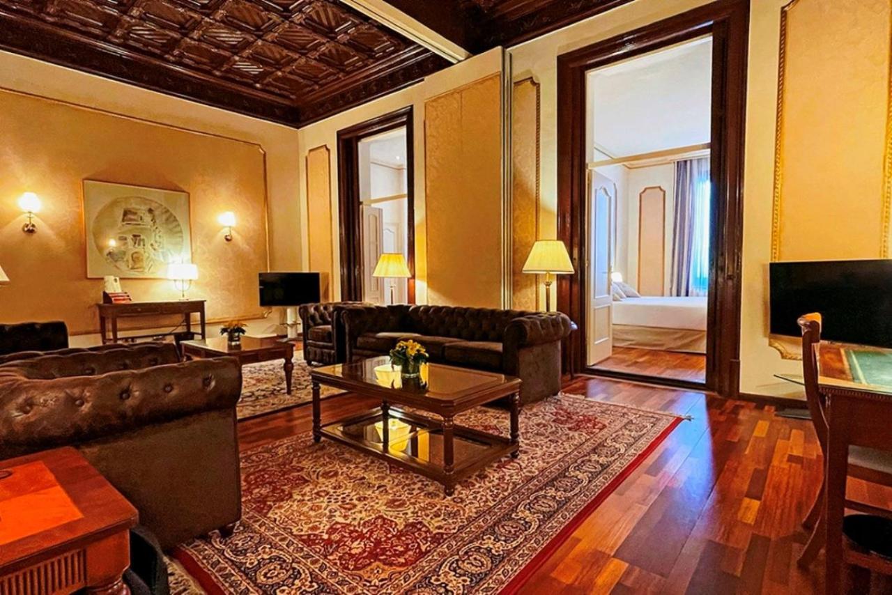 Hotel Roger De Lluria Barselona Dış mekan fotoğraf