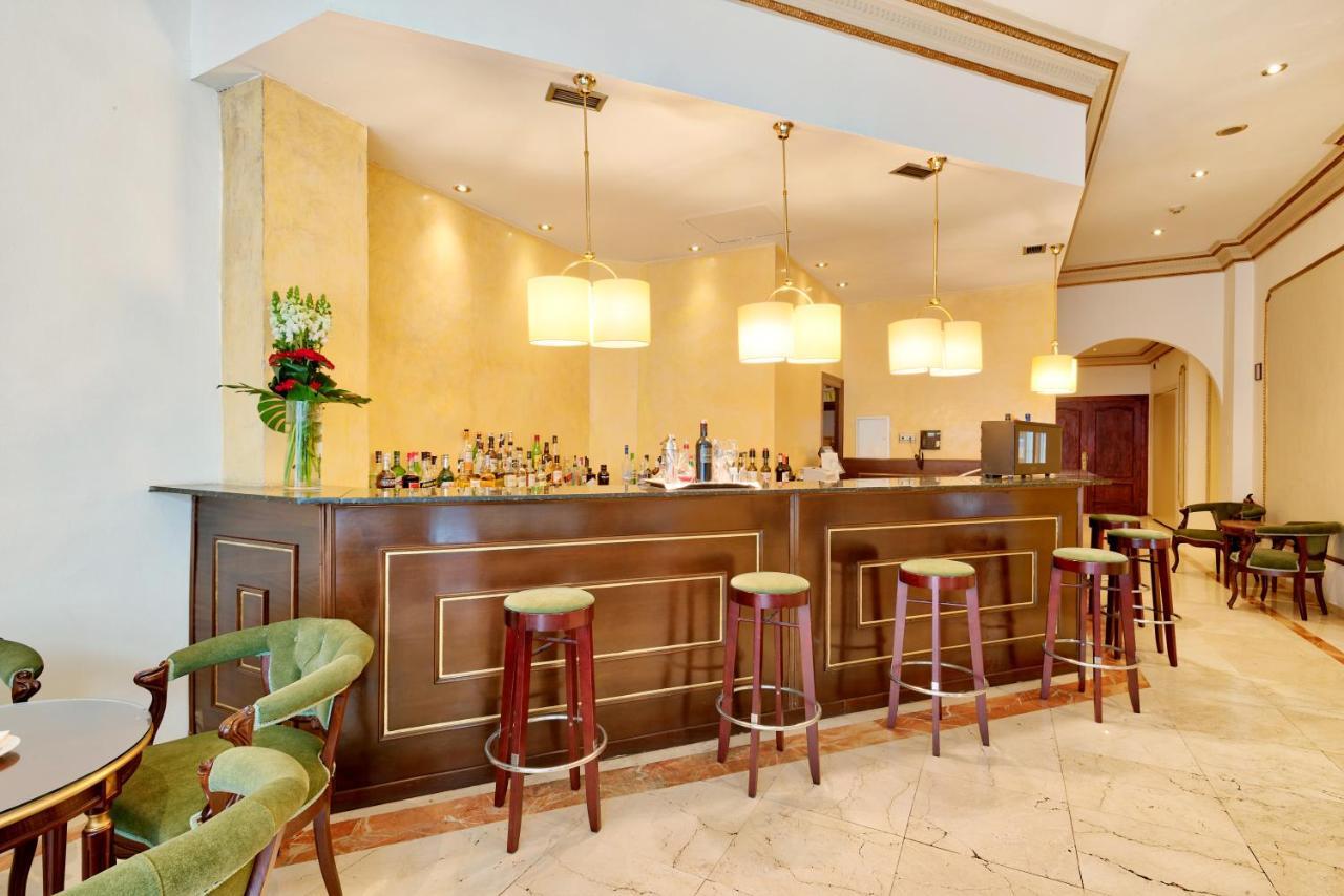 Hotel Roger De Lluria Barselona Dış mekan fotoğraf